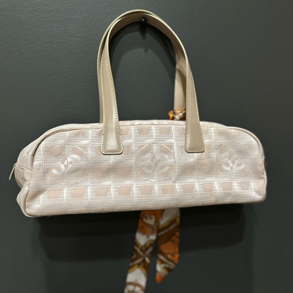 Chanel Handbag | Authentic Chanel Shoulder Bag | Authenticity card included - Picture 9 of 16
